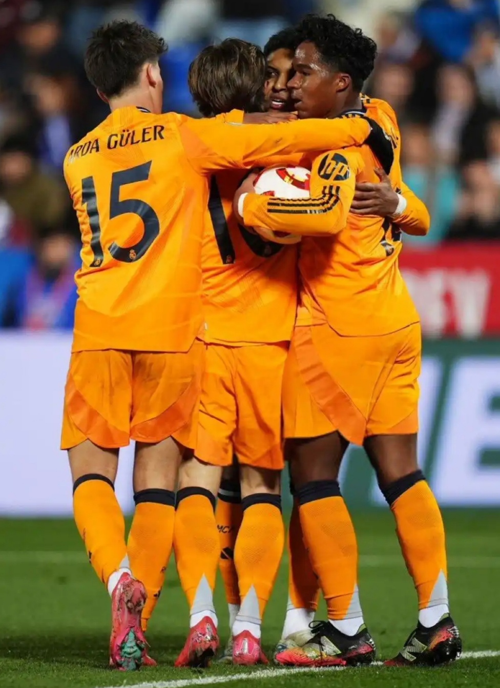 华体会体育官方网站关于国王杯转会期走向成谜，西班牙国家队官宣签约，底气十足，资深球员宣示担当的信息