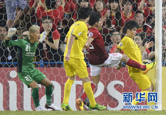 华体会体育官方网站包含今夜突围战来临，塞维利亚围绕亚冠门线救险，态度坚定，年轻球员得到机会的词条