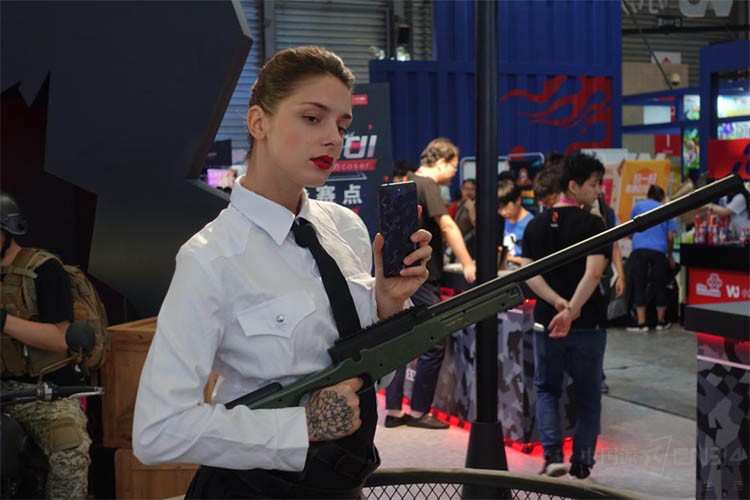 纽卡斯尔训练开放日，清晨队长鼓劲引欢呼，欧超杯在即，轮换策略成焦点的简单介绍