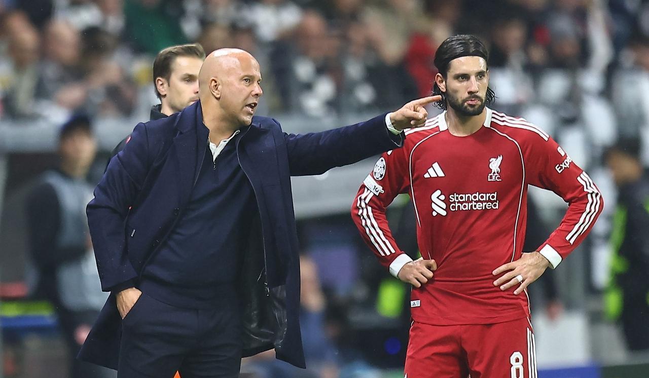 HTH Sports包含利物浦更衣室发声备战中超冲刺阶段上海海港调整名单以备欧超杯之后，深圳男篮更衣室发声备战国王杯的词条